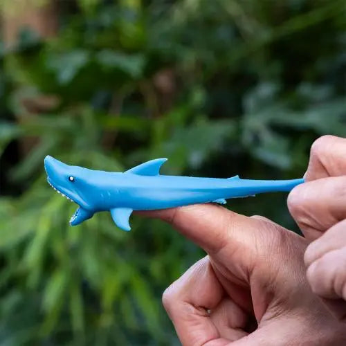 Fliegende Haifisch-Fingerkatapulte (Box mit 2 Haien)