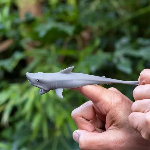 Fliegende Haifisch-Fingerkatapulte (Box mit 2 Haien)