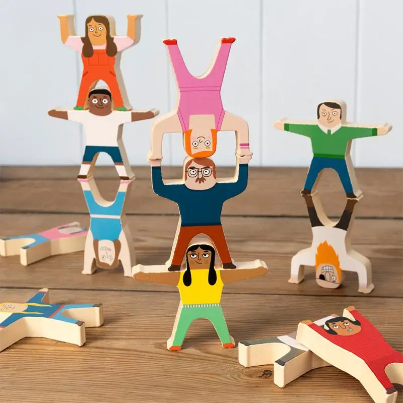 Stapelspiel mit Holzfiguren