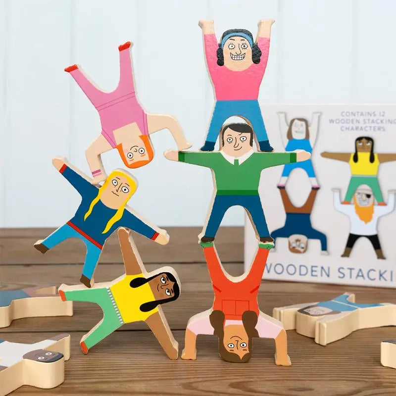 Stapelspiel mit Holzfiguren