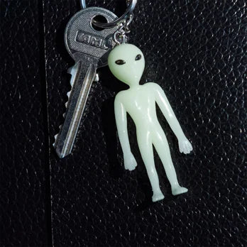 Im Dunkeln leuchtender Schlüsselanhänger – Alien