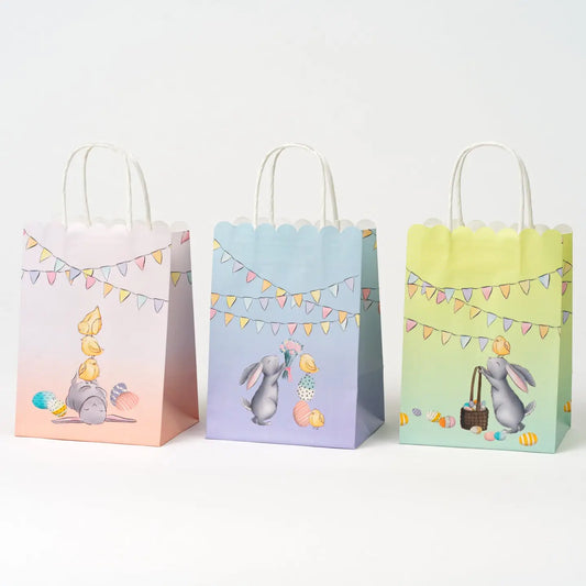 Tüten mit Hasen und Girlanden