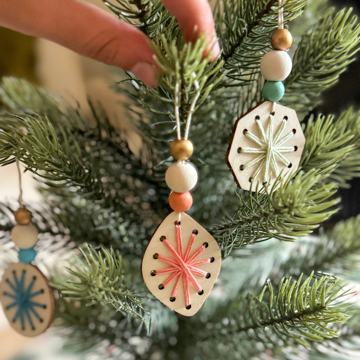 Weihnachtliches Flechtset aus der Dose