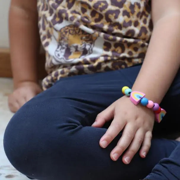 Gestalte dein eigenes Regenbogen-Armband (in der Tüte)