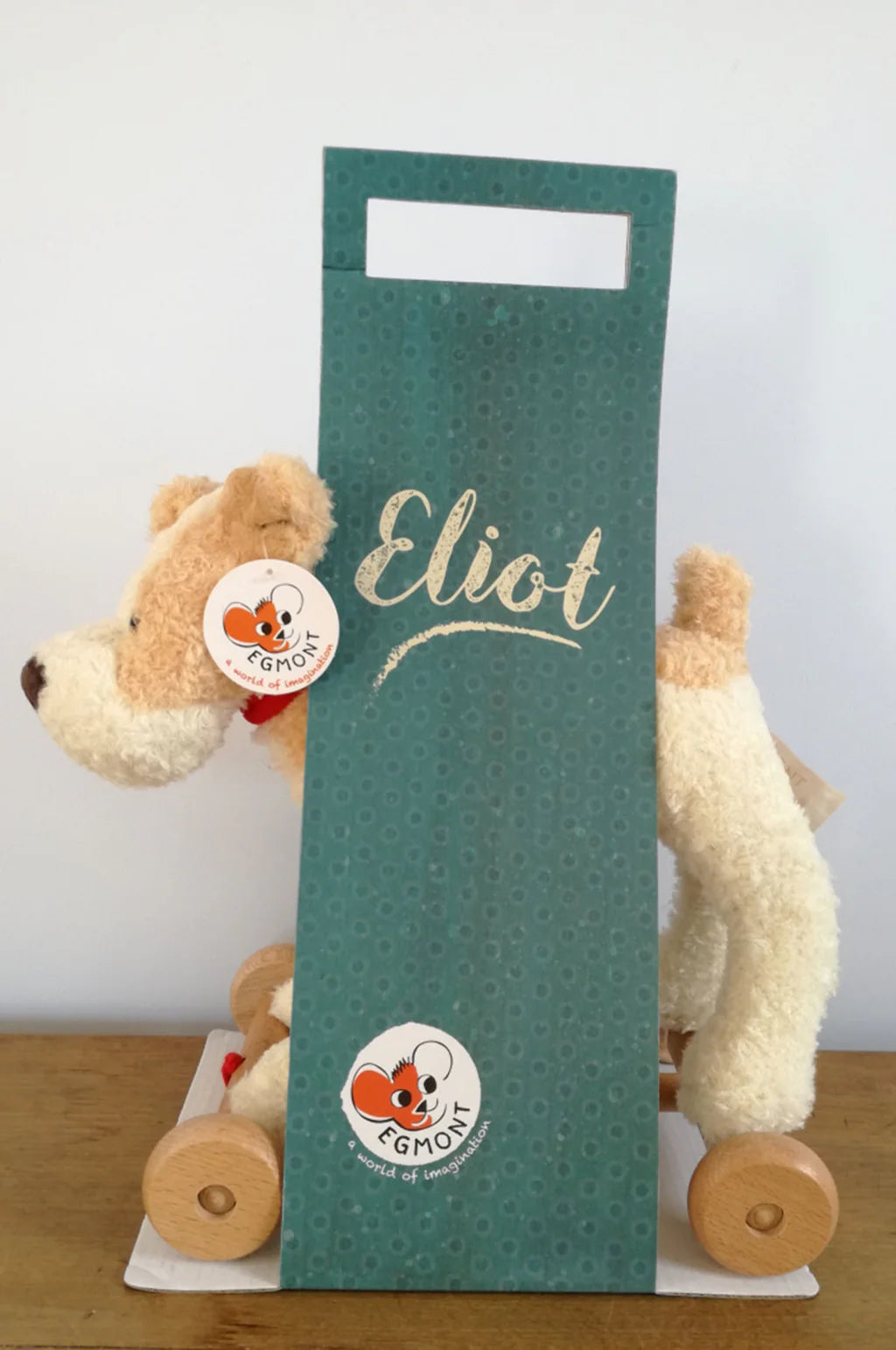 Elliot: Nachzieh-Hund auf Rädern